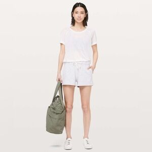 LULULEMON | on the fly 2.5 inch short  | size 2